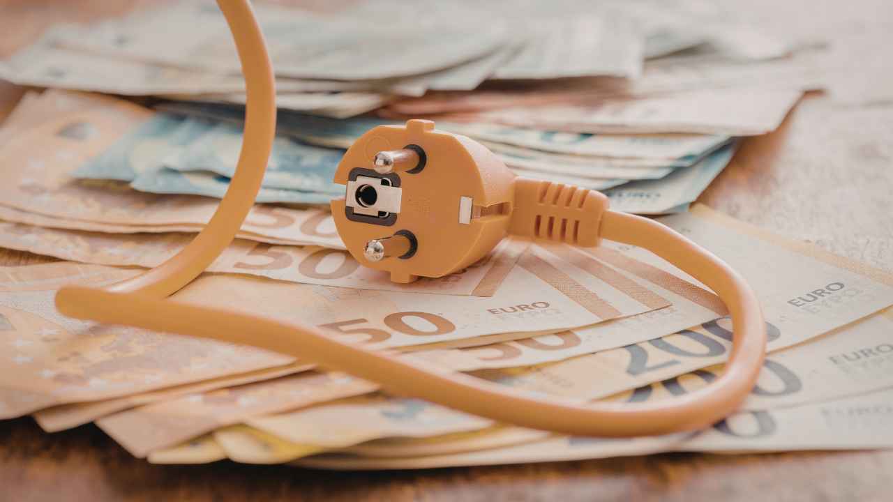 Caro bollette interruttore - Ctzen.it